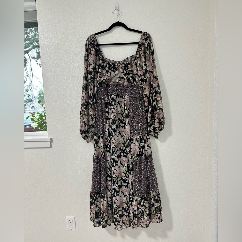 Elegant Floral Long Sleeve Dress in Black and Pink